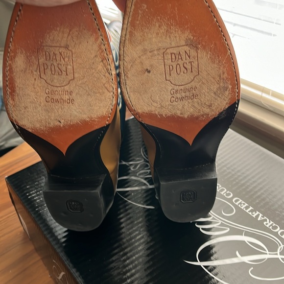 Caramel Cowhide Dan Post Cowboy Boots. Size 10 EW. Made in Mexico - Picture 7 of 7